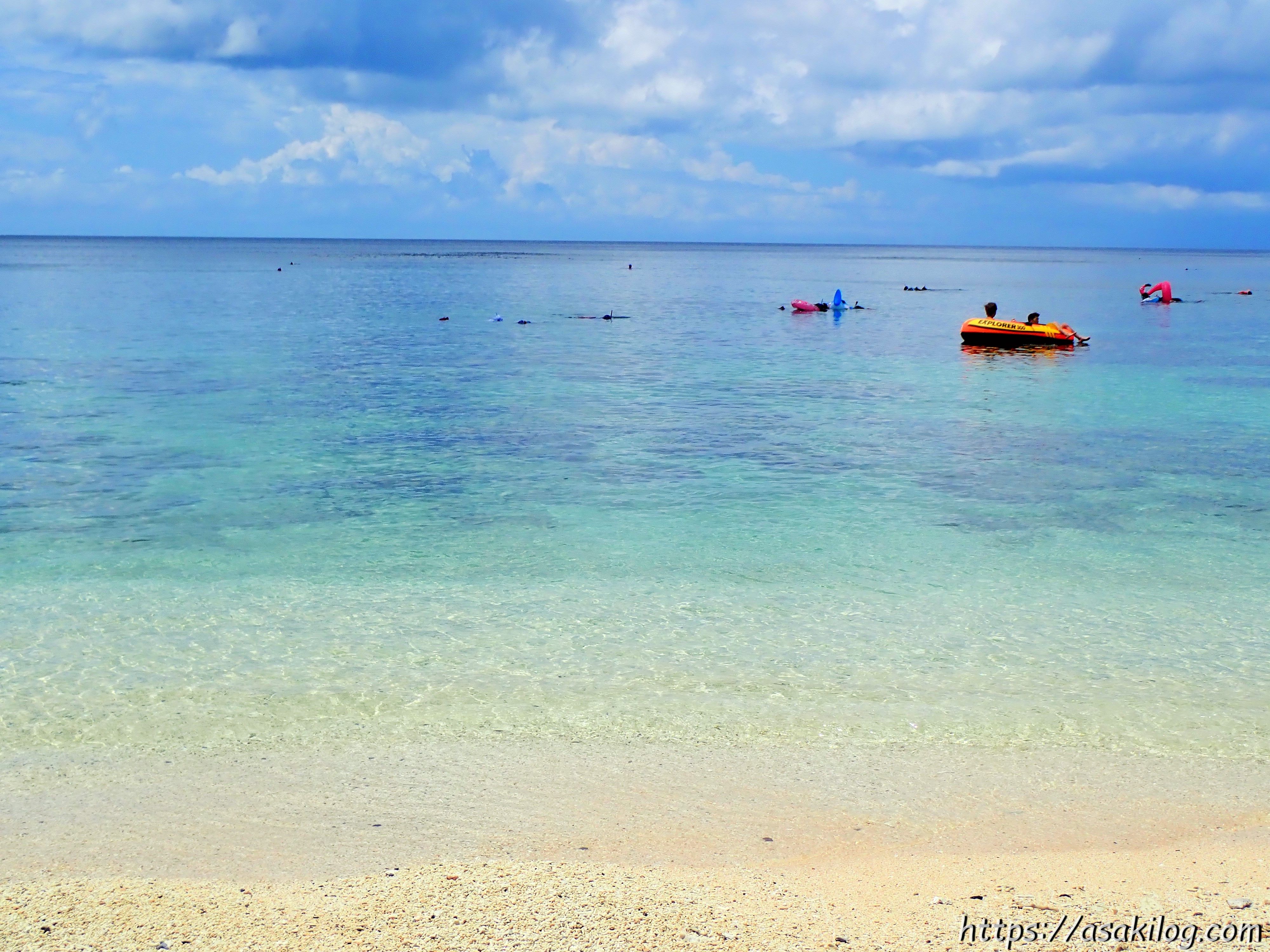 石垣島18 これぞ南の島 青く透き通った海と白い珊瑚の米原ビーチ